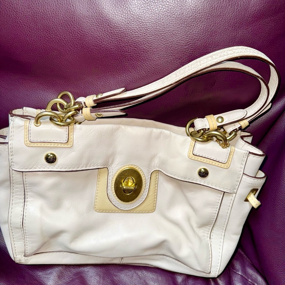 Vintage coach cream and gold turn lock bag